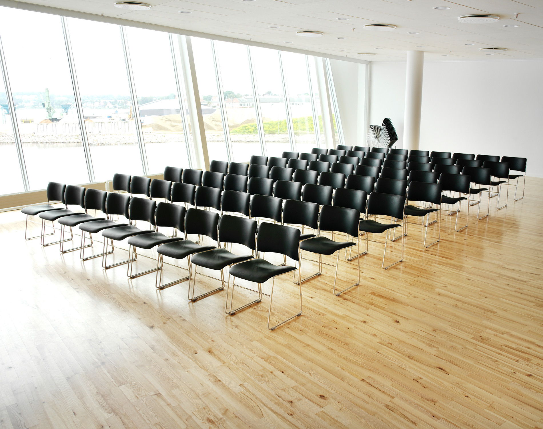 40/4 Chair - Image 14