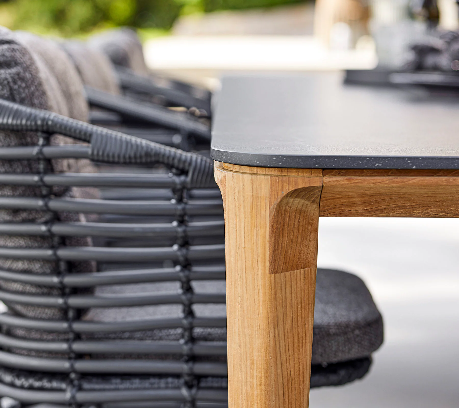 Aspect Dining Table - Image 4