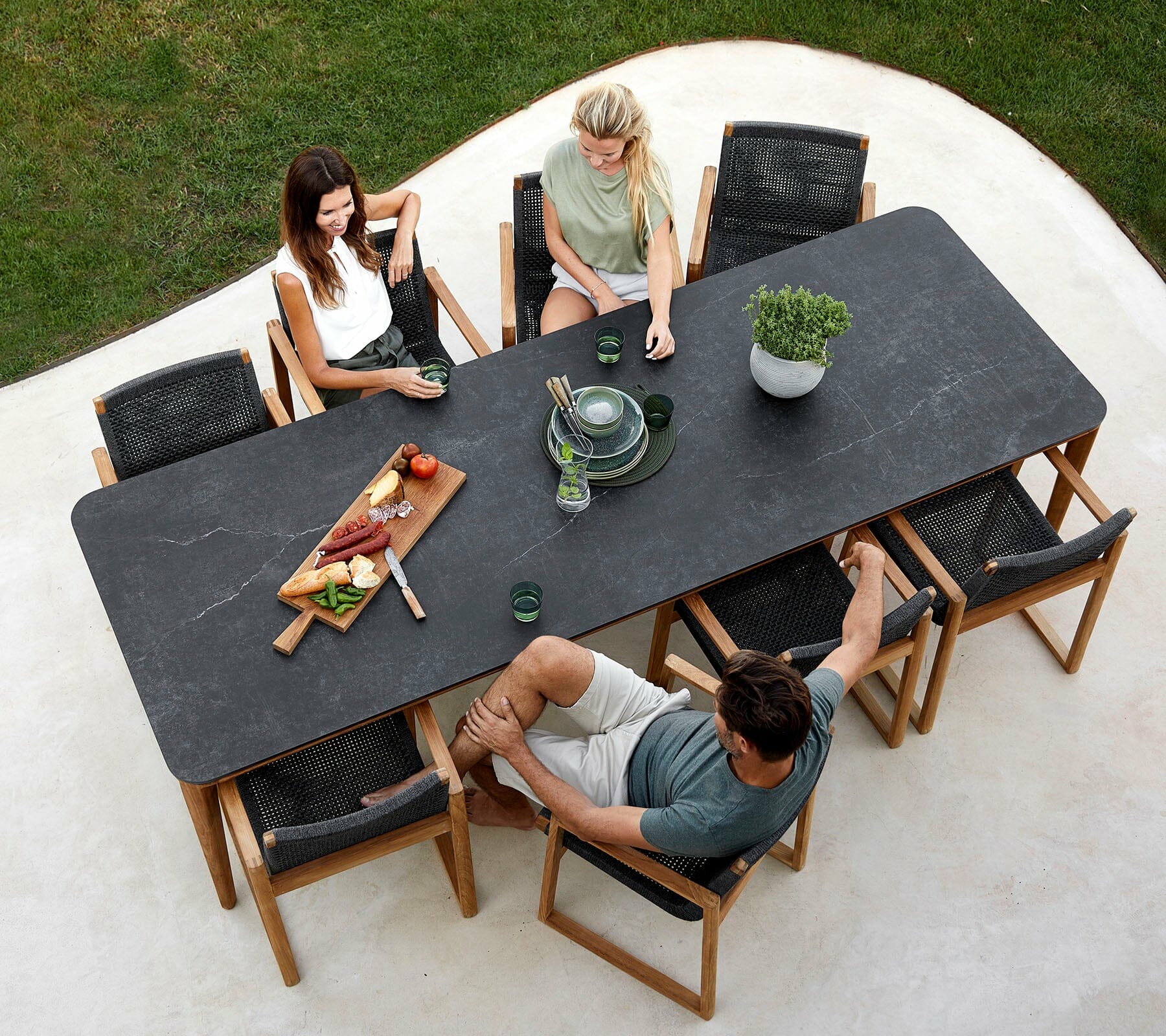Aspect Dining Table
