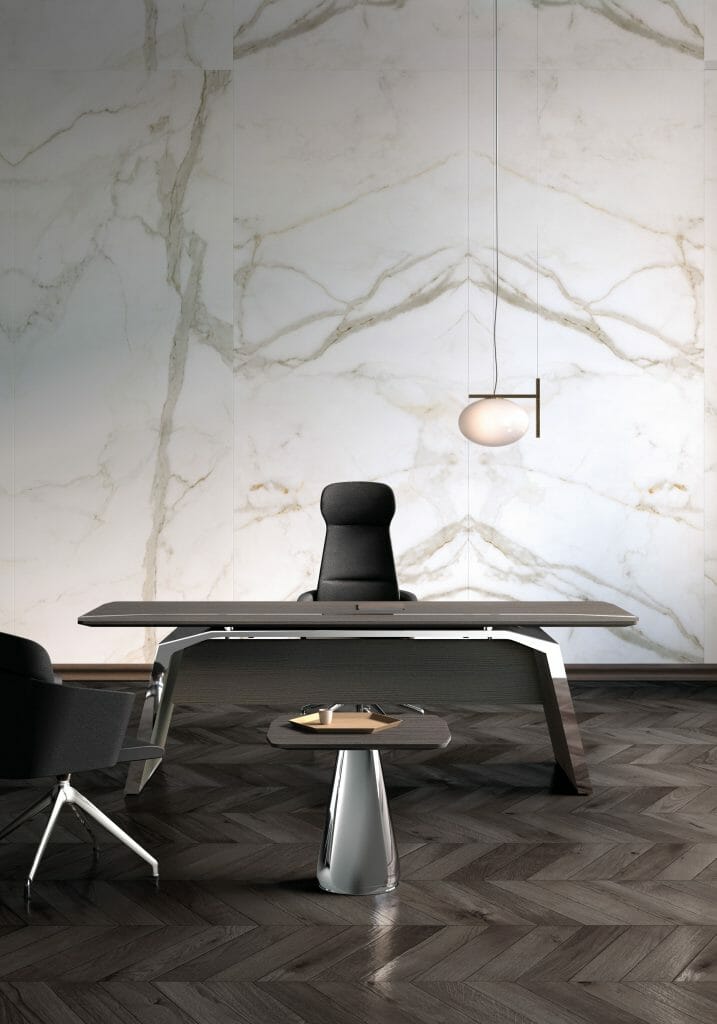 Metar Executive Desk