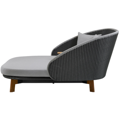 Peacock Daybed 2