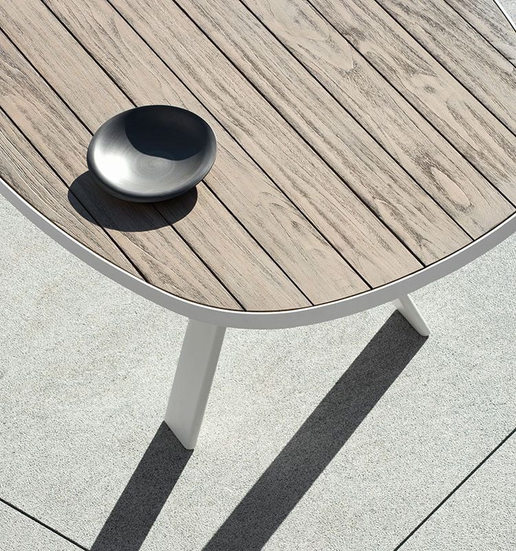 Esedra Table 3
