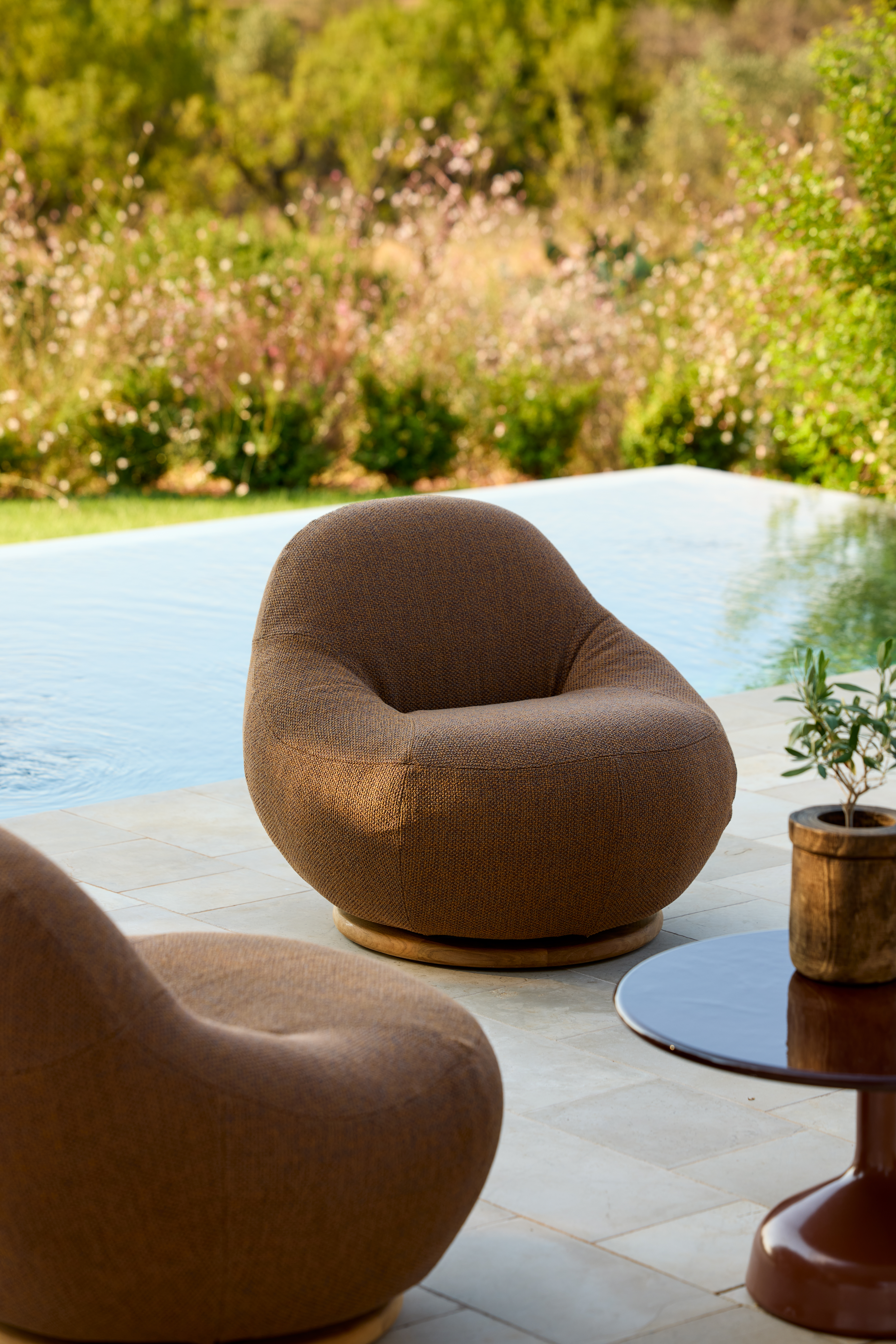 Gem Lounge Chair - Image 4